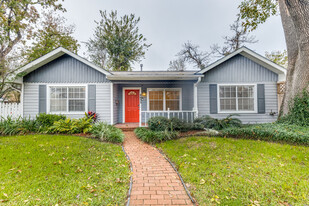 Front of home facing Melwood St. - 4035 Oak Ridge St