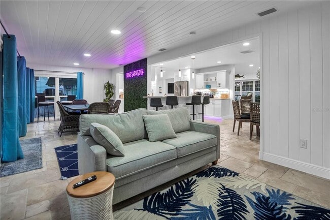 Building Photo - 31 Lands End Ln