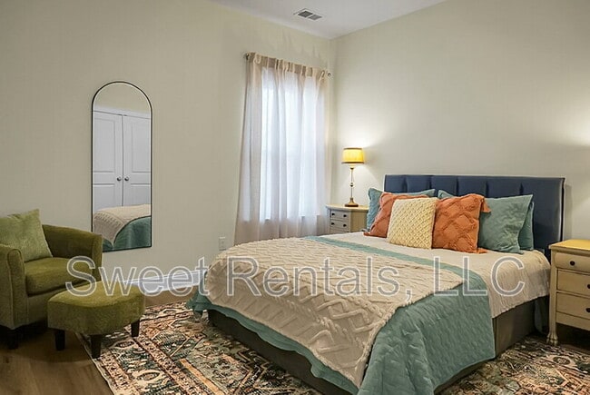 Building Photo - 1717 Wappoo Dr