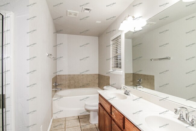 Building Photo - 5325 SE 78th St