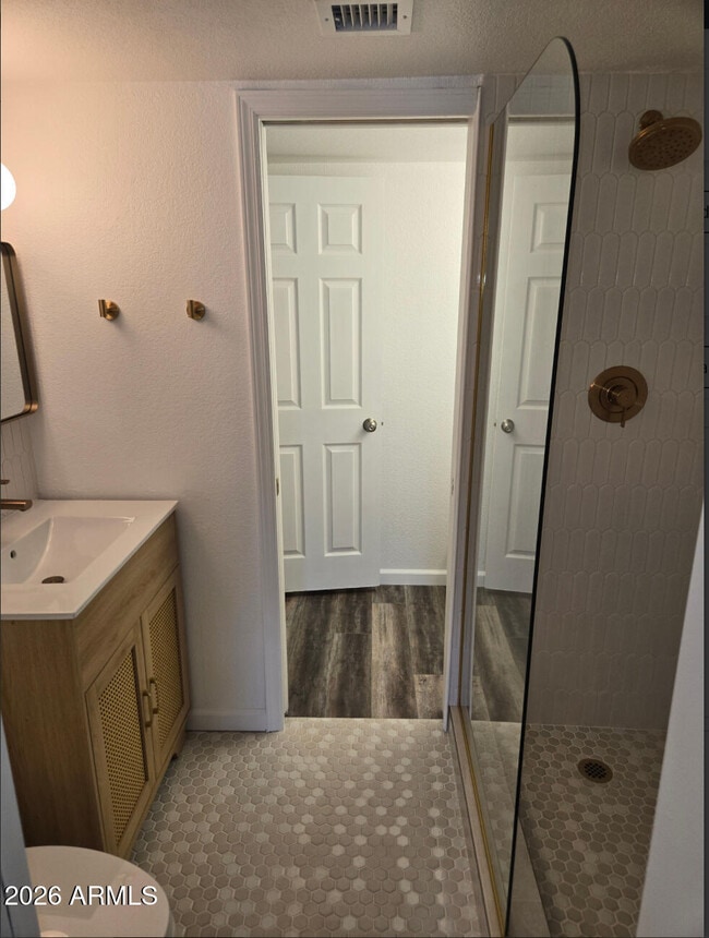 Building Photo - 1351 N Pleasant Dr