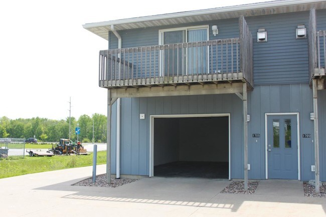 Building Photo - 1705 2nd St