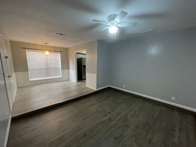 Building Photo - 3-bedroom, 2 bath, 2-car garage Available now