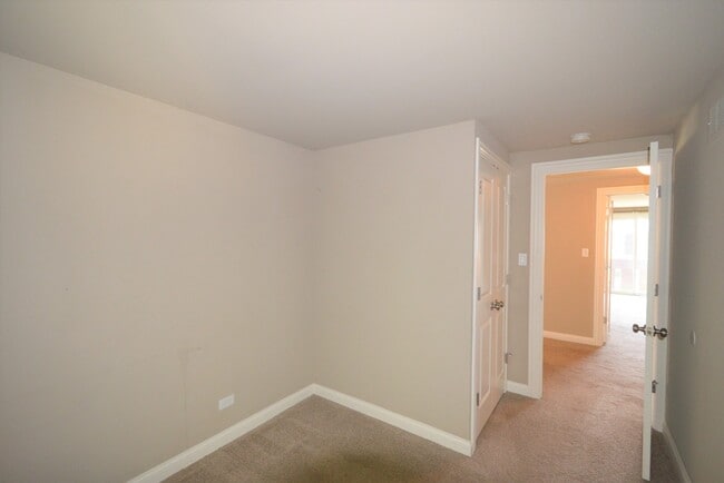 Building Photo - 183 Cascade Dr