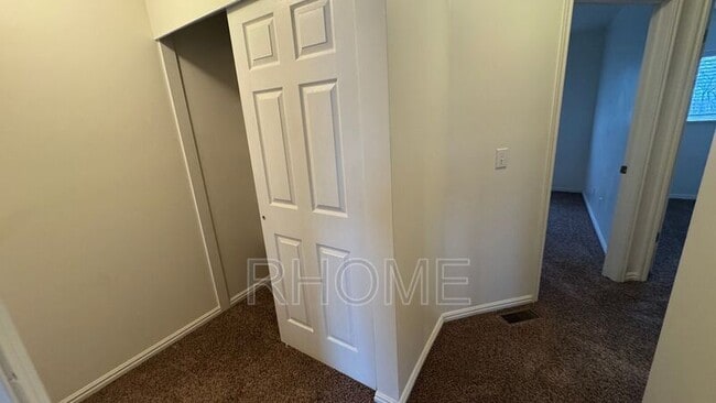 Building Photo - 6925 Florentine Way