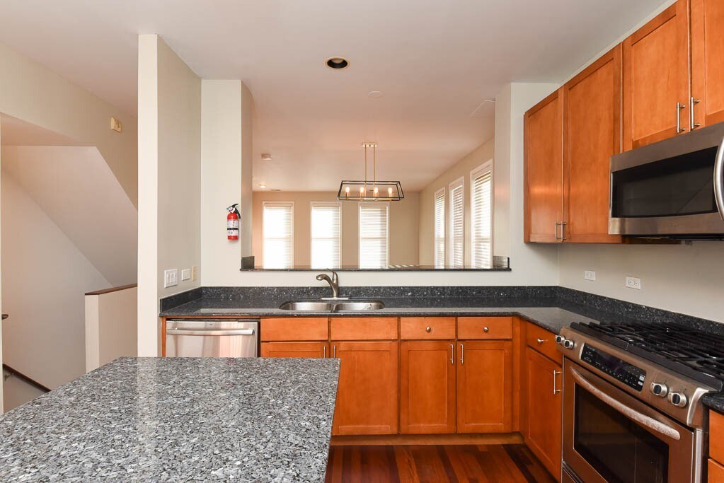 Building Photo - 1020 N Crosby St