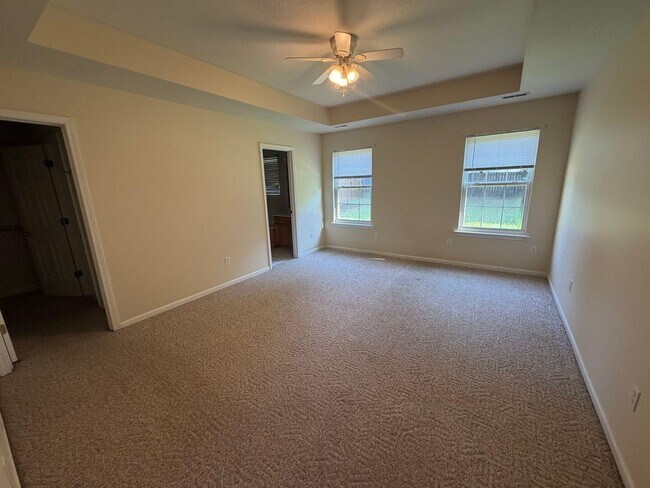 Building Photo - 509 Amazon Dr