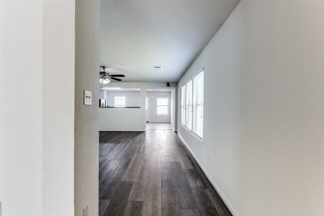 Building Photo - 29519 Legends Bluff Dr