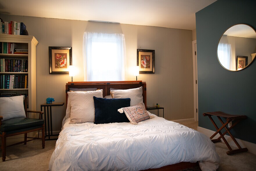 Building Photo - 1343 NY-212