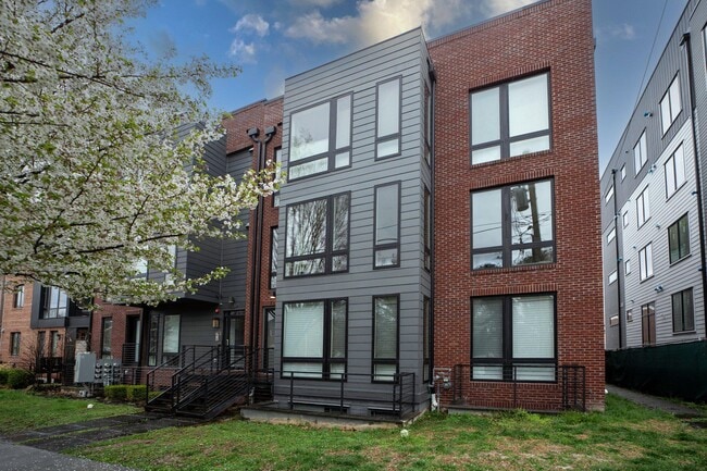 Building Photo - 4335 Harrison St NW