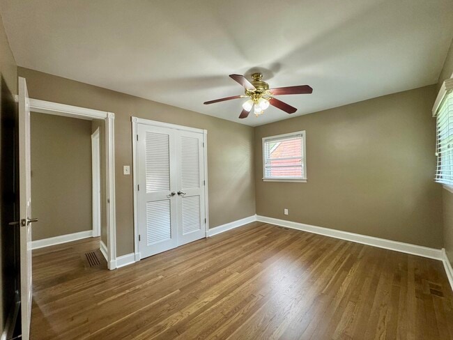Building Photo - 2564 Millbrook Dr