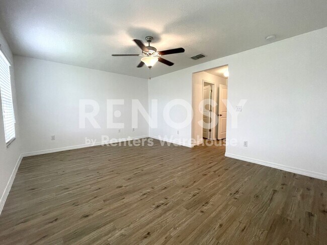Building Photo - REDUCED with $300 Credit for 8/1 Move-in Spacious 3/2.5/1 Townhome in Riverview
