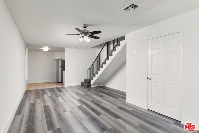 Building Photo - 6616 Sylmar Ave