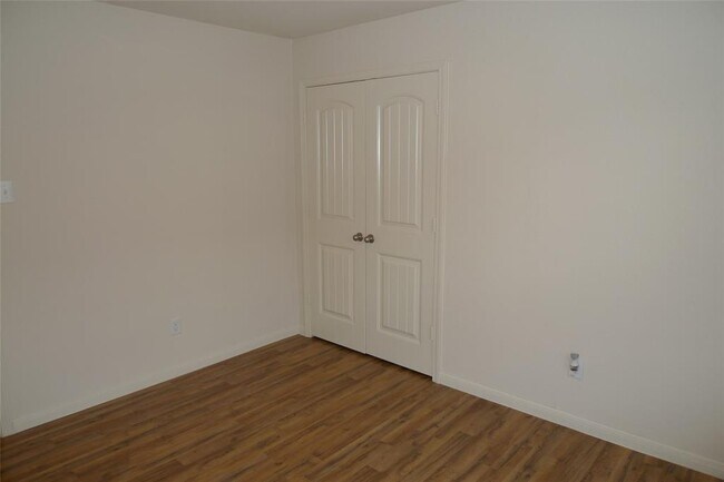 Building Photo - 1127 Desert Oasis Ln