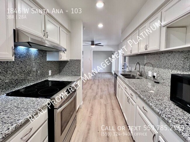 Building Photo - 1846 W Santa Ana Ave