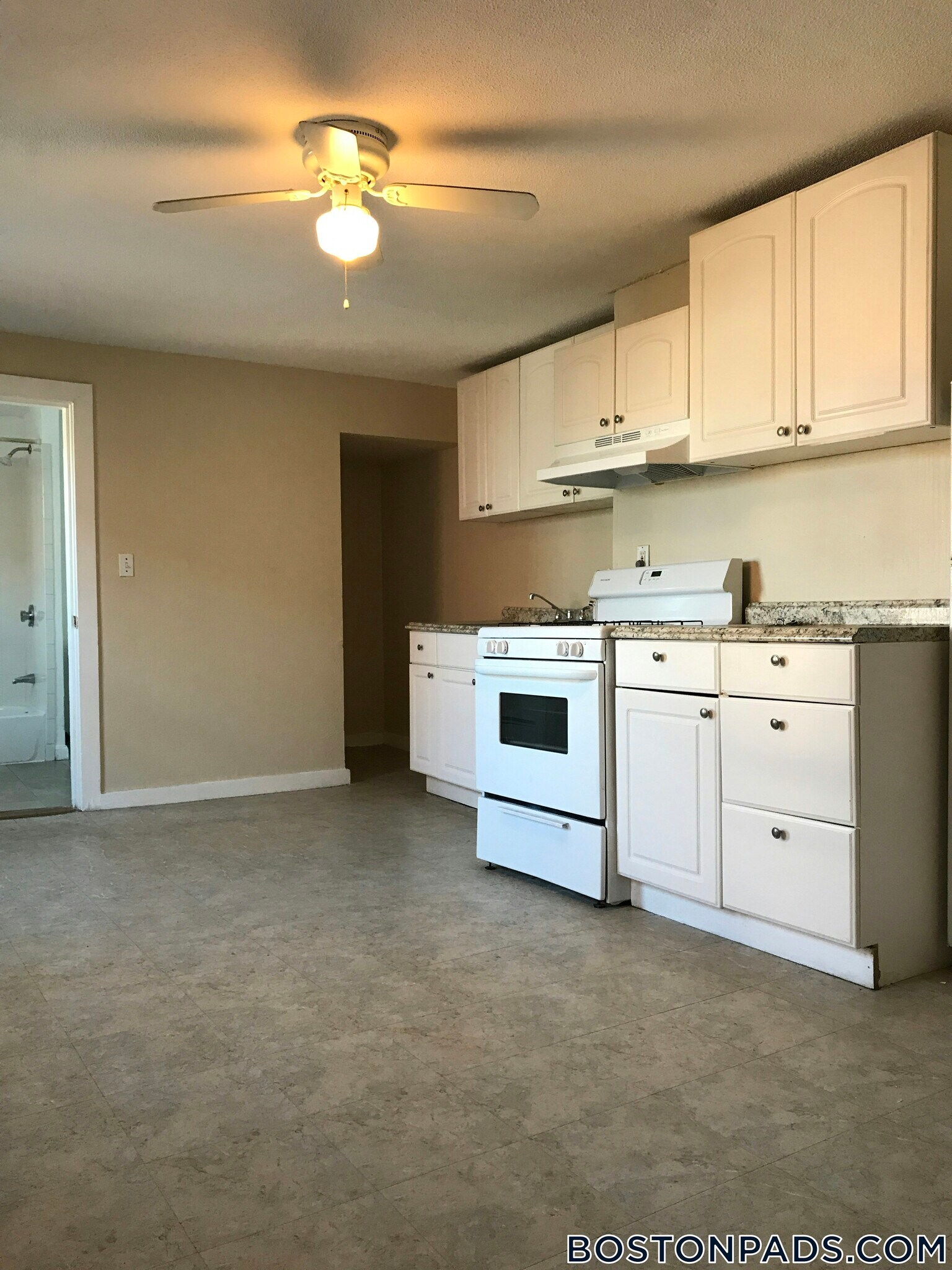 Building Photo - 247 Bennington St