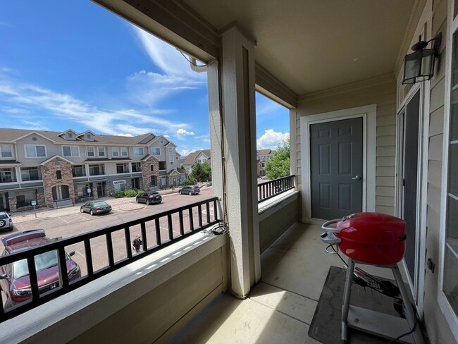 Building Photo - An Inviting Lifestyle!