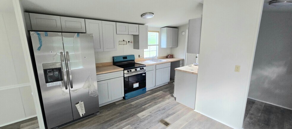 Building Photo - 968 Cy Cir