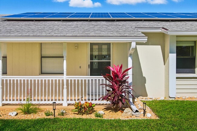 Building Photo - "Charming 3-Bedroom Oasis with 2 Baths on ...