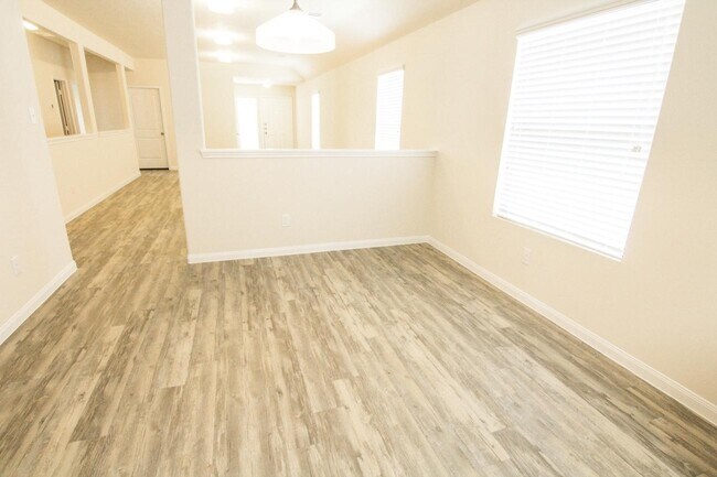 Building Photo - 5627 Rocky Trail Dr