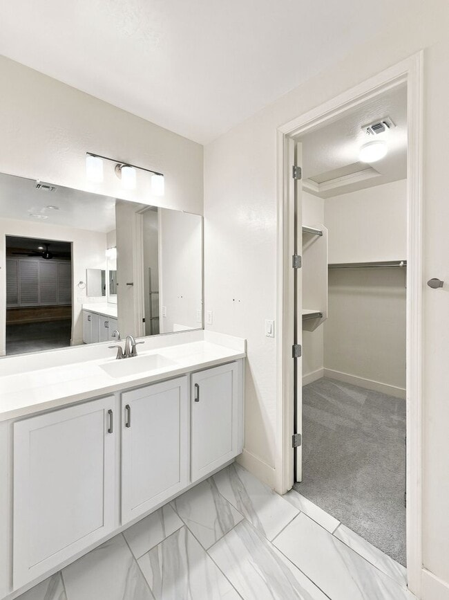 Building Photo - Luxury SMART HOME For Rent!