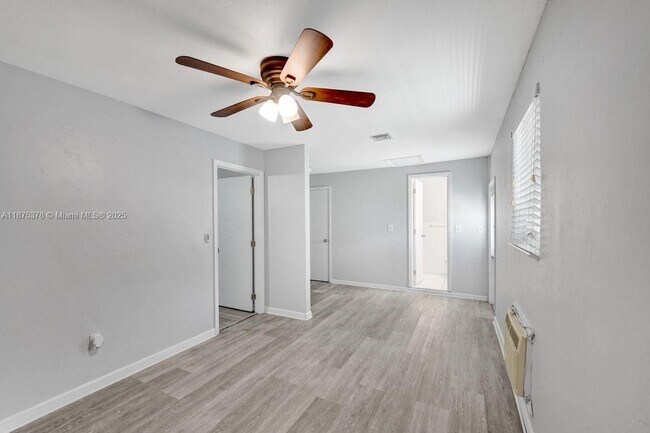 Building Photo - 5031 SW 88th Terrace