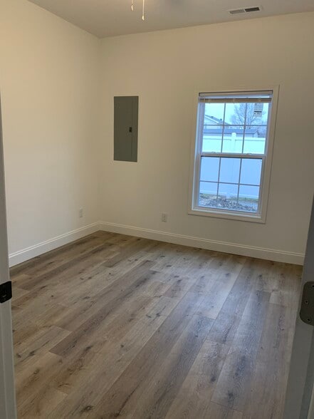 Bedroom - 202 19th street B