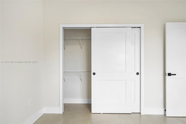 Building Photo - 4307 E 8th Ct