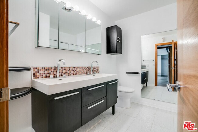 Building Photo - 4612 Park Granada