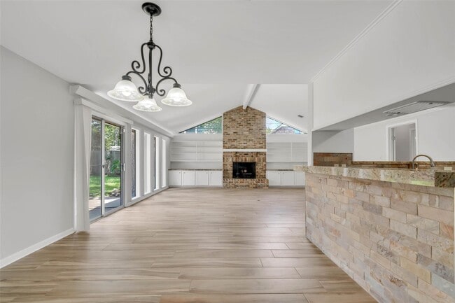 Building Photo - 442 Mignon Ln