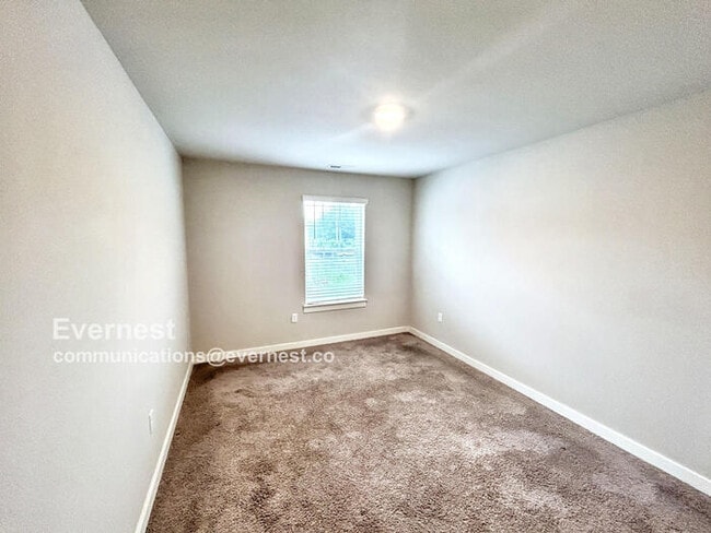 Building Photo - 549 Swanholme Dr