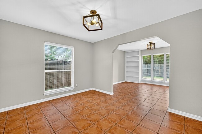 Building Photo - 2107 Briargreen Dr