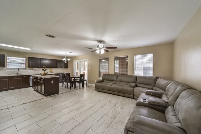 Building Photo - 3818 Brook Garden Ln