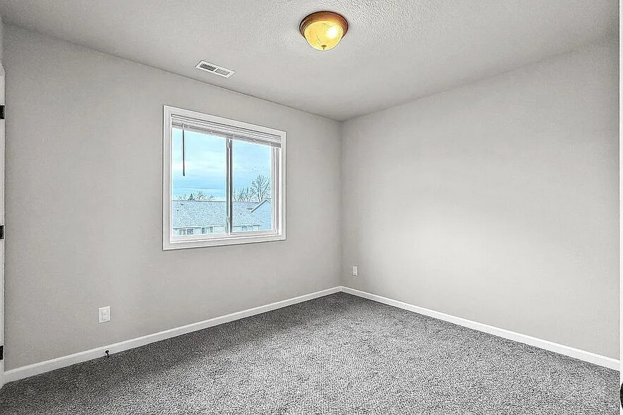 Building Photo - 205 SW 48th St