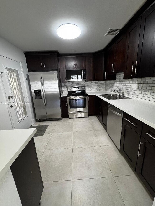 Building Photo - 5401 SW 77th Ct