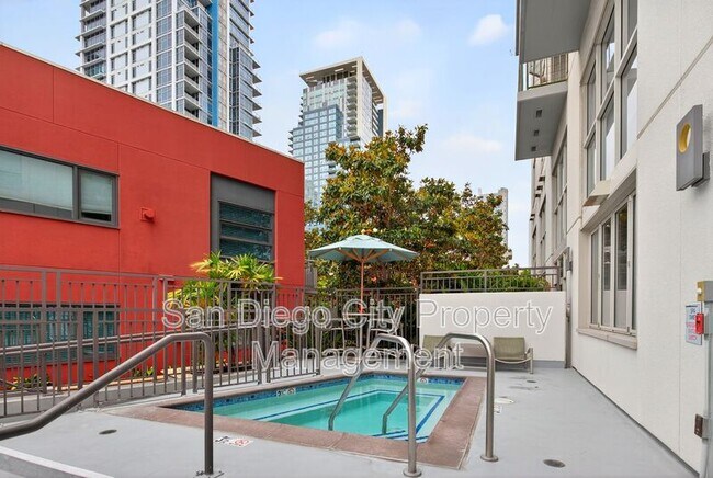 Building Photo - 1240 India St