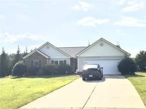 Building Photo - 211 Lucas Way