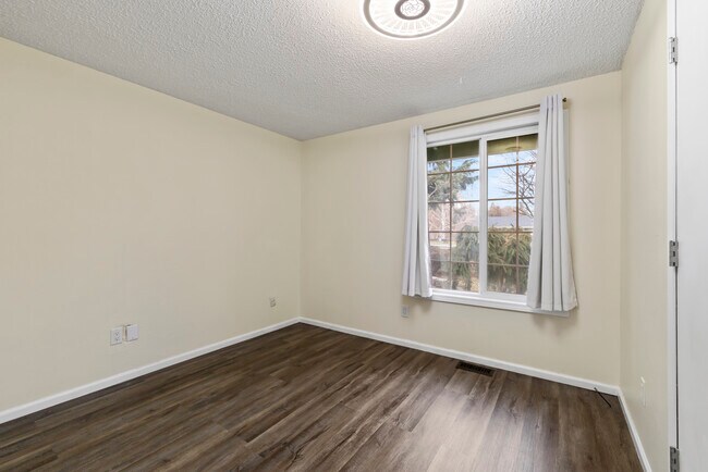 Building Photo - 4802 Sturdivant Ave