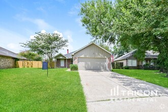 Building Photo - 8711 Croteau Dr