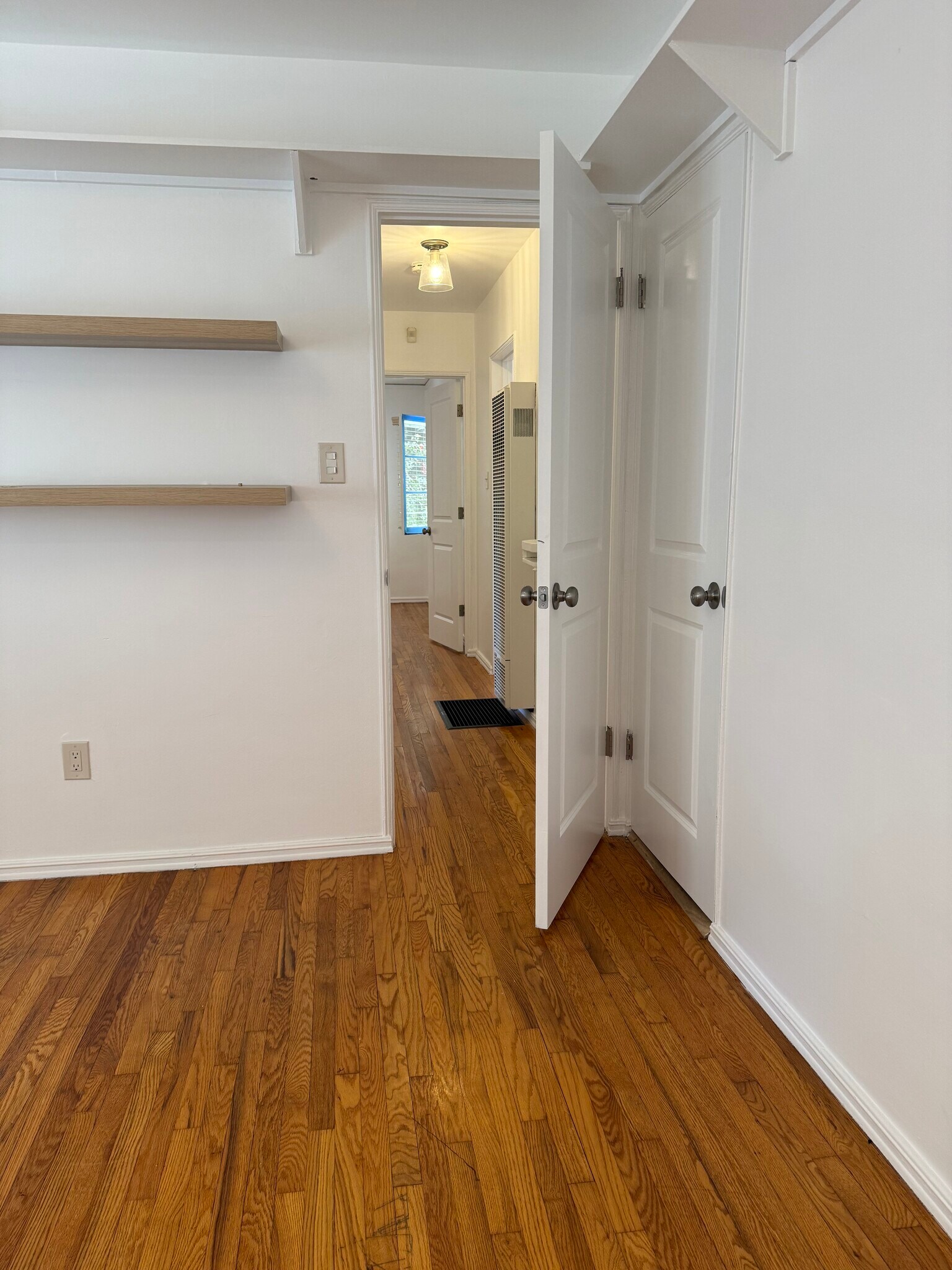 Building Photo - 911 14th St