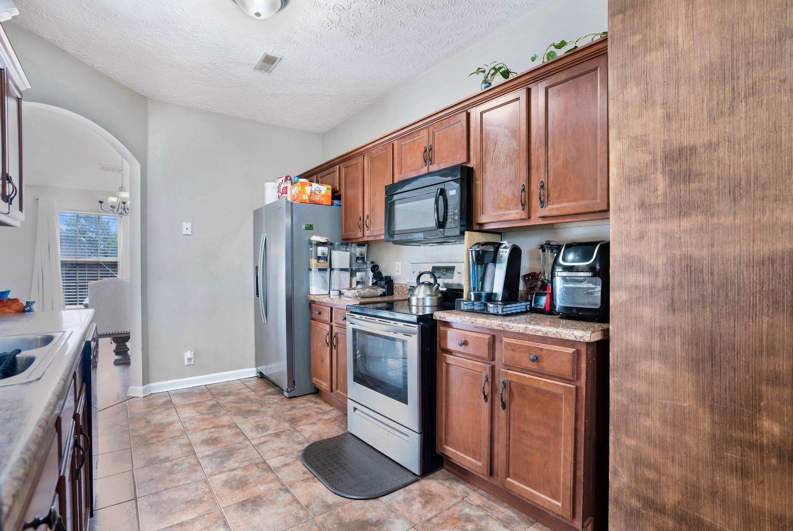 Building Photo - 1213 Chinook Cir
