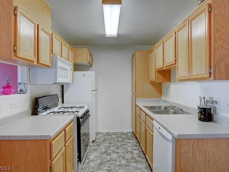 Building Photo - 4730 E Craig Rd