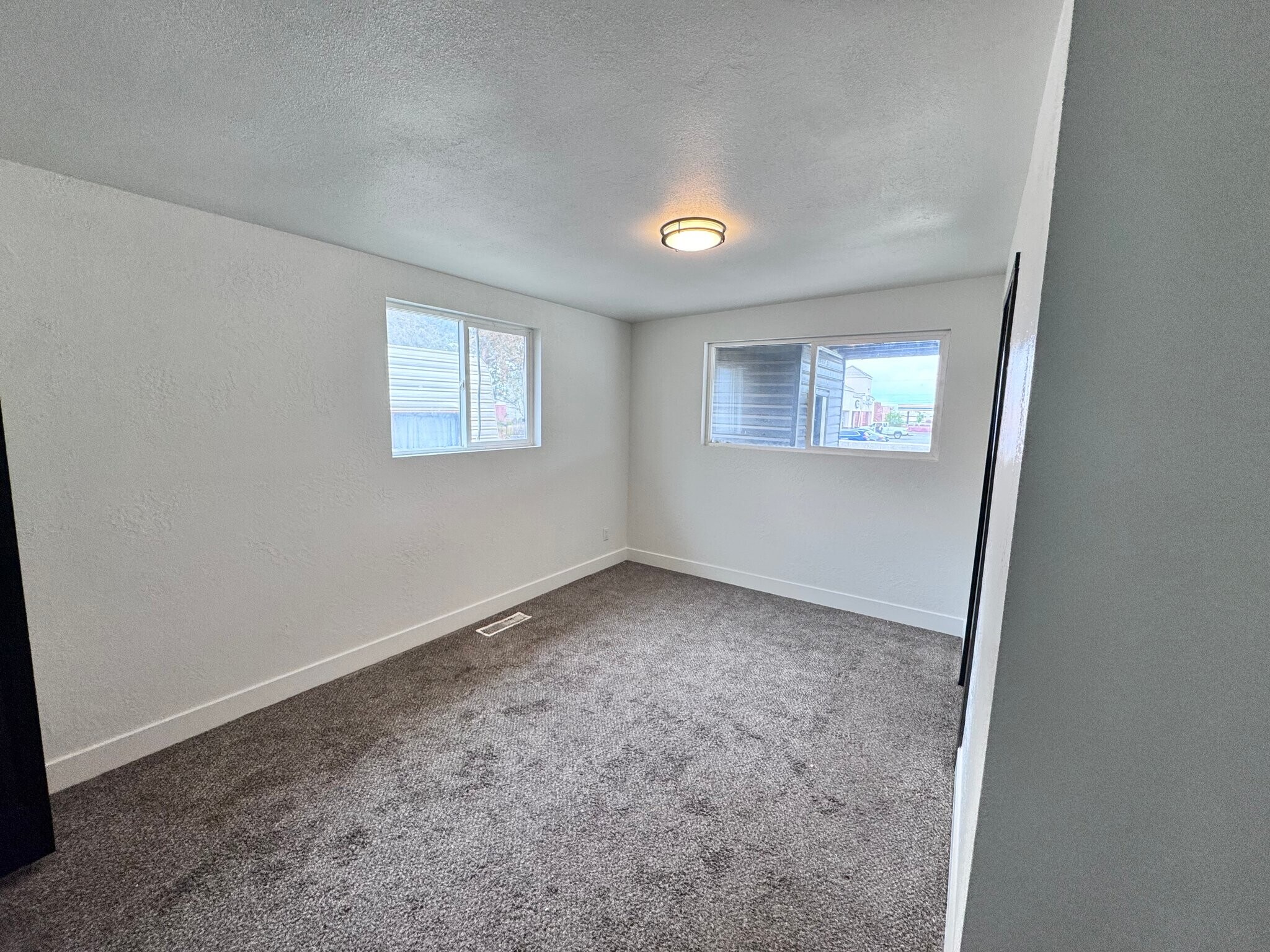 Building Photo - 3560 S 4800 W