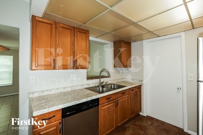 Building Photo - 8275 Jacaranda Ave