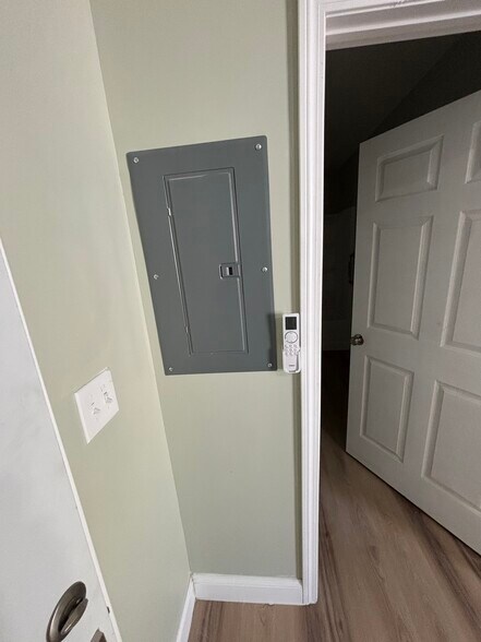 Building Photo - 110 8th St