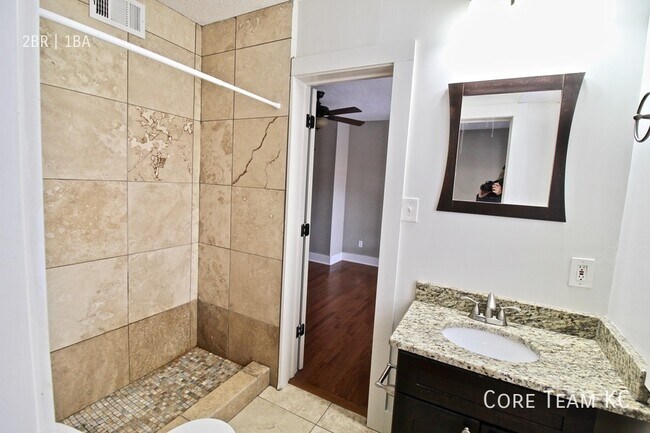 Building Photo - 4328 Roanoke Pkwy