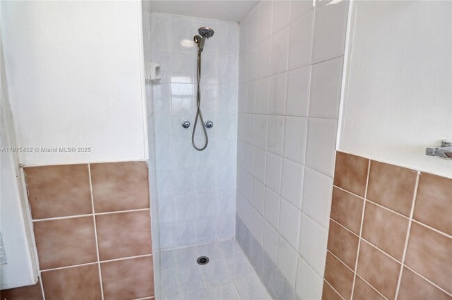 Building Photo - 11905 NE 2nd Ave