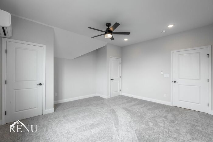 Building Photo - 5710 Sofias Cir