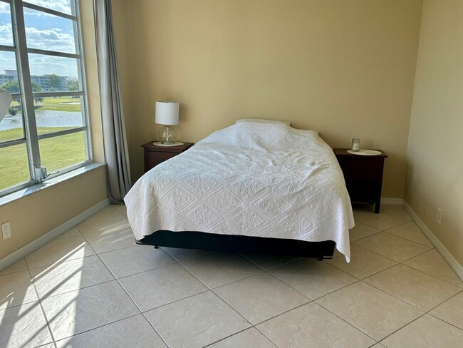 Building Photo - 2691 S Course Dr