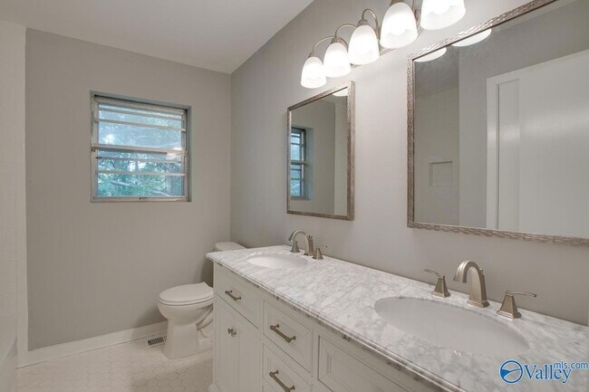 Building Photo - 3803 McEwen Dr NW